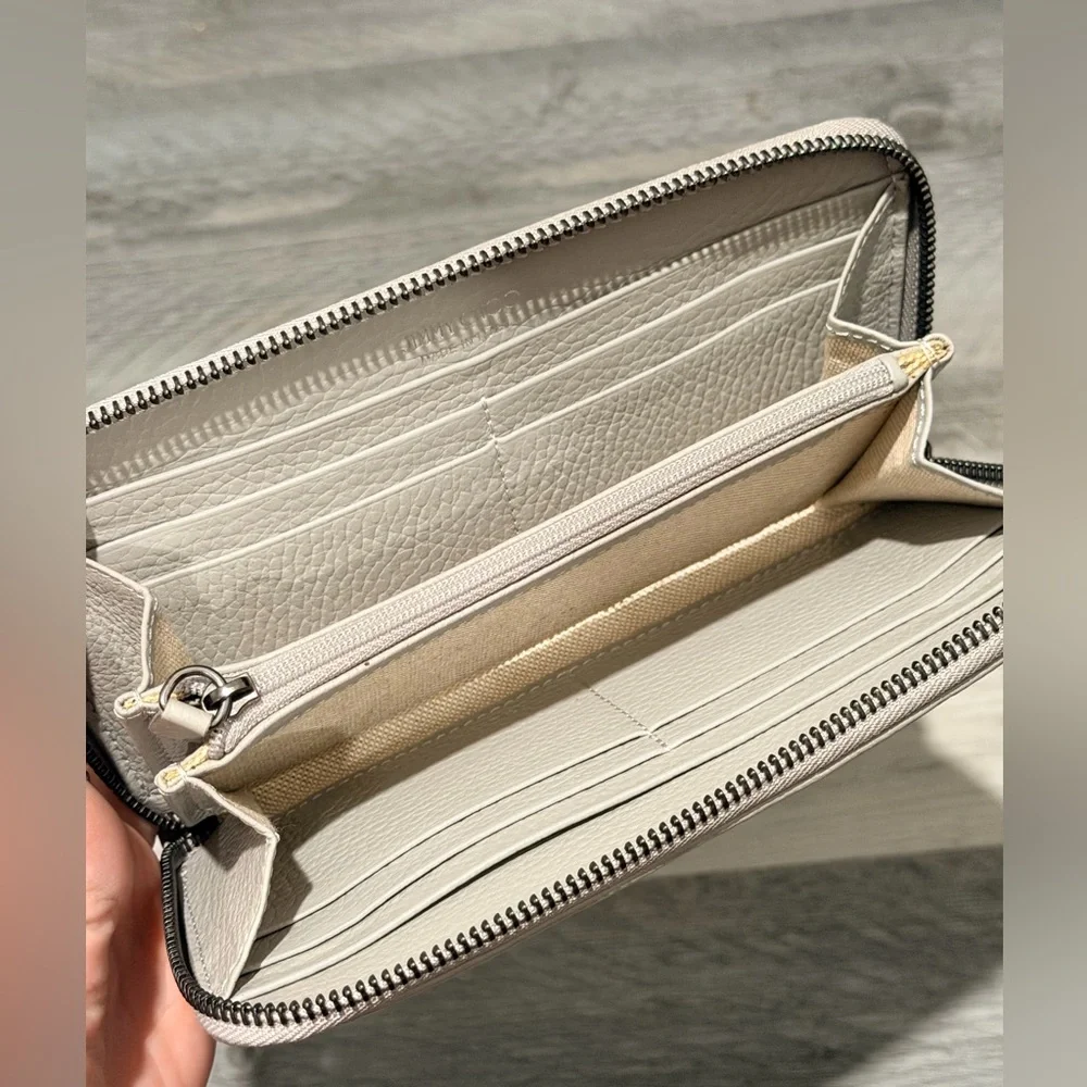 ❗️SOLD❗️Jimmy Choo Filpa Star-Studded Long Wallet - Picture 5 of 8